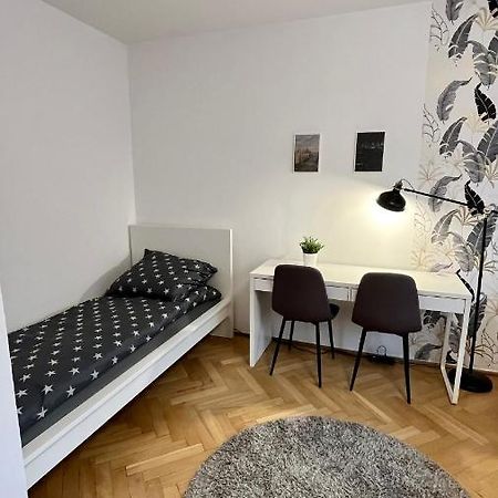 Warszawa Krucza Pokoje Varsóvia Exterior foto